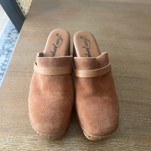 Free people clogs
